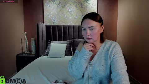 Snapshot of emm_quince chatting on January 2025 08:11:02 PM Emm online show from January 2025 08:11:02 PM