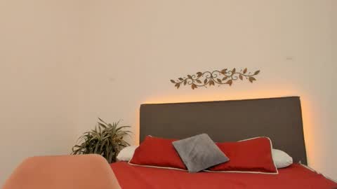 emma  online show from March 2025 11:00:02 PM