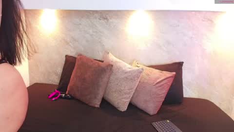 Snapshot of emma__becket chatting on June 2026 04:34:01 AM Emma online show from June 2026 04:34:01 AM