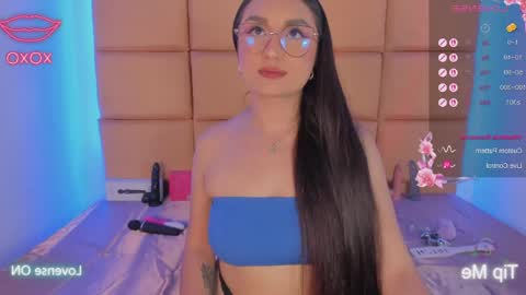 Snapshot of emma__js_ chatting on April 2026 08:15:01 PM emma__js_ online show from April 2026 08:15:01 PM
