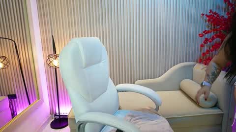 emma__walkerr_ online show from September 2025 07:25:02 PM