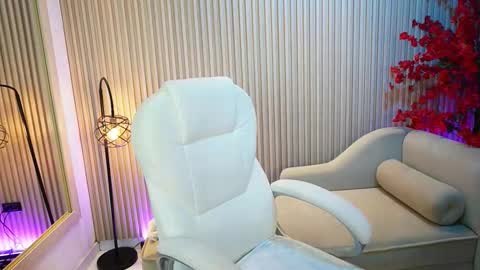 emma__walkerr_ online show from September 2025 07:41:01 PM