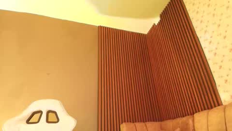 emma_and_aysha online show from March 2026 10:58:02 PM