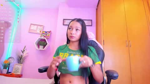 Emma Anturin online show from October 2025 08:53:02 PM