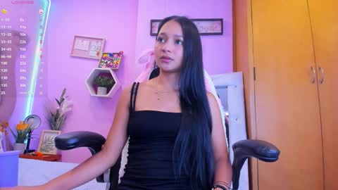 Emma Anturin online show from October 2025 09:58:02 PM