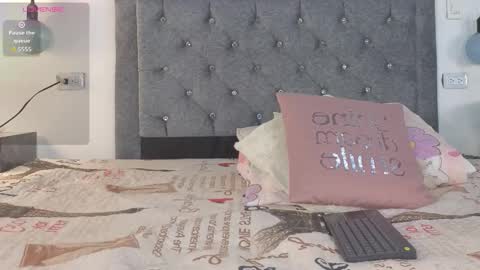 Snapshot of emma_blake__ chatting on November 2025 04:46:01 AM Emma online show from November 2025 04:46:01 AM