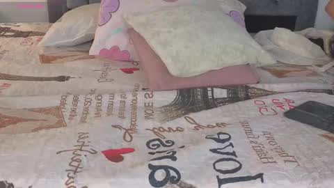 Snapshot of emma_blake__ chatting on November 2025 05:28:02 AM Emma online show from November 2025 05:28:02 AM