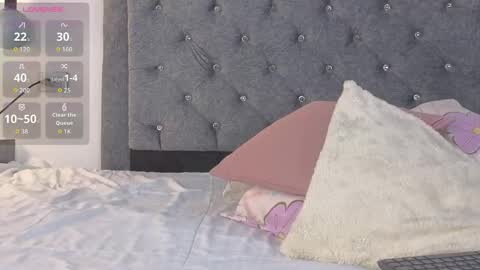 Snapshot of emma_blake__ chatting on November 2025 05:19:02 AM Emma online show from November 2025 05:19:02 AM