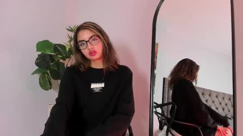 Emma Bloom online show from January 2025 04:04:02 PM