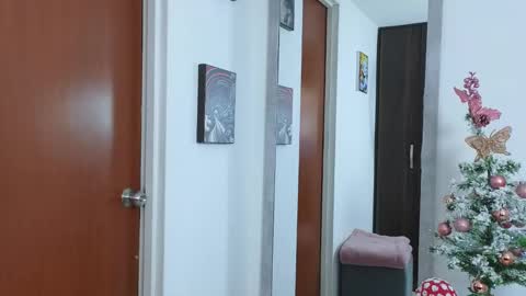 Snapshot of emma_blue_ chatting on December 2024 10:43:01 PM Emma Blue modelo independiente online show from December 2024 10:43:01 PM