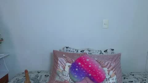 Snapshot of emma_blue_ chatting on December 2024 03:15:01 AM Emma Blue modelo independiente online show from December 2024 03:15:01 AM