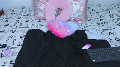 Snapshot of emma_blue_ chatting on December 2024 02:09:02 AM Emma Blue modelo independiente online show from December 2024 02:09:02 AM