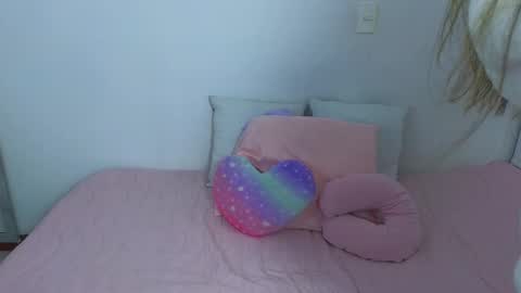 Snapshot of emma_blue_ chatting on January 2025 12:25:01 AM Emma Blue modelo independiente online show from January 2025 12:25:01 AM