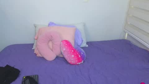 Snapshot of emma_blue_ chatting on January 2025 07:52:01 PM Emma Blue modelo independiente online show from January 2025 07:52:01 PM