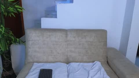 Snapshot of emma_blue_ chatting on November 2025 04:44:02 AM Emma Blue modelo independiente online show from November 2025 04:44:02 AM