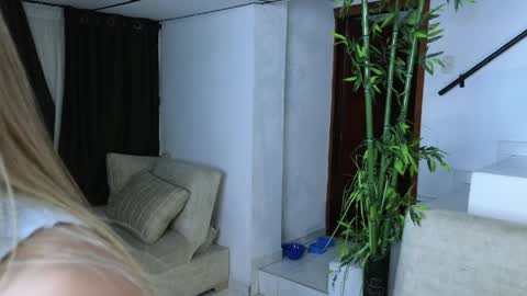 Emma Blue  modelo independiente online show from April 2026 04:46:01 AM