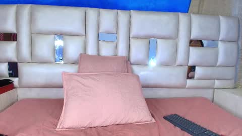 Emma online show from September 2025 03:19:01 AM