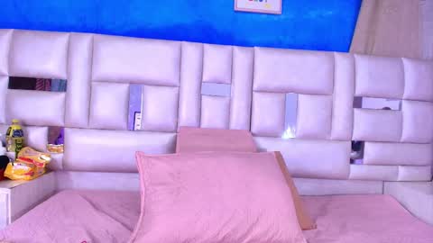 Emma online show from September 2025 03:09:02 AM