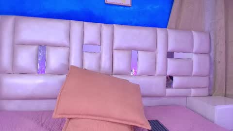 Emma online show from September 2025 03:21:01 AM