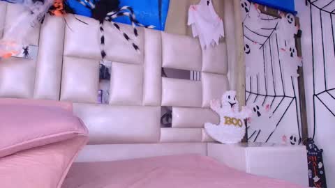 Emma online show from October 2025 03:08:01 AM