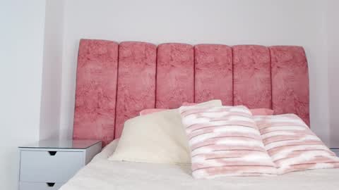 Emma online show from November 2025 03:07:01 AM