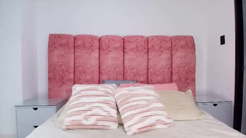 Emma online show from December 2025 03:11:02 AM