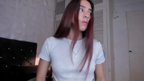 emma_dl2 online show from March 2025 05:39:02 PM