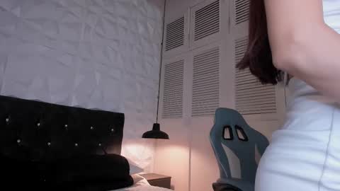 emma_dl2 online show from March 2025 05:28:02 PM