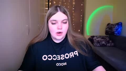 Snapshot of emma_dorn chatting on May 2026 09:06:02 AM Eva online show from May 2026 09:06:02 AM