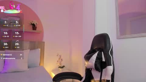 E M M A  online show from October 2025 08:53:02 PM