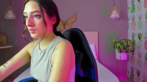 E M M A online show from March 2026 02:18:01 AM