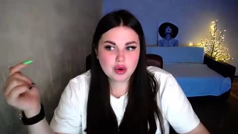 Snapshot of emma_jordan chatting on August 2026 07:32:01 AM Emma online show from August 2026 07:32:01 AM