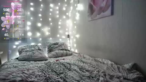 emma_just online show from October 2025 06:05:01 PM