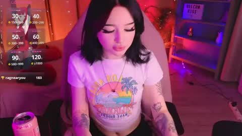 Snapshot of emma_kirks chatting on May 2026 12:43:02 PM emma_kirks online show from May 2026 12:43:02 PM