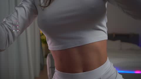 Snapshot of emma_land chatting on January 2025 06:19:01 PM online show from January 2025 06:19:01 PM