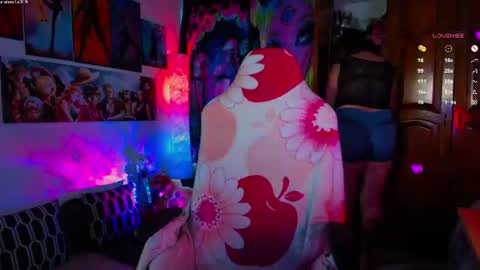 Snapshot of emma_luna059 chatting on June 2026 07:46:01 PM LUNA online show from June 2026 07:46:01 PM
