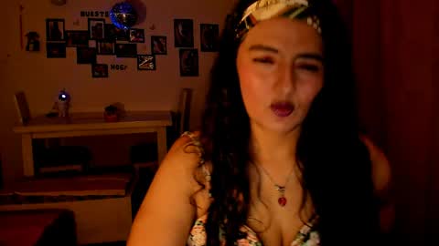 Snapshot of emma_luxy chatting on April 2026 04:00:01 AM emma luxy online show from April 2026 04:00:01 AM