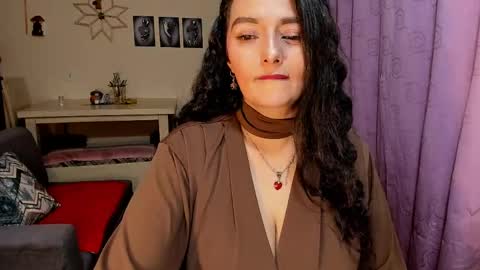 Snapshot of emma_luxy chatting on April 2026 04:39:02 AM emma luxy online show from April 2026 04:39:02 AM