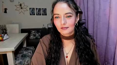 Snapshot of emma_luxy chatting on April 2026 11:18:02 PM emma luxy online show from April 2026 11:18:02 PM