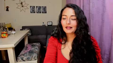 Snapshot of emma_luxy chatting on April 2026 02:07:02 AM emma luxy online show from April 2026 02:07:02 AM
