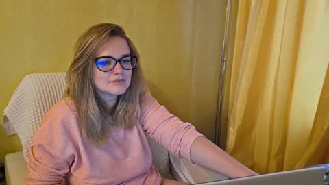 emma_misty_ online show from October 2025 02:06:02 PM