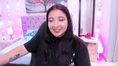 Snapshot of emma_monserratt chatting on January 2025 03:53:02 PM Emma Monserratt online show from January 2025 03:53:02 PM