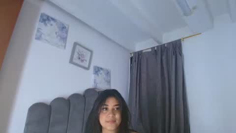 emma_saenz01 online show from July 2026 11:14:01 AM