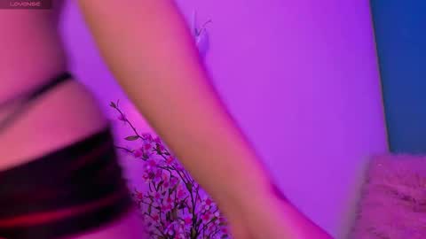 EMMA  online show from December 2025 11:45:01 PM