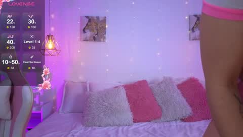 Emma Softt online show from April 2026 03:45:01 AM