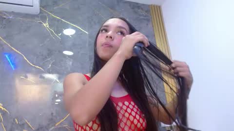 Snapshot of emma_swet1 chatting on March 2026 12:40:01 PM Emma... online show from March 2026 12:40:01 PM