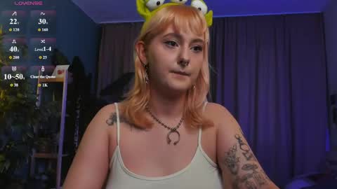 Snapshot of emma_thomps chatting on May 2026 02:13:02 PM Rose online show from May 2026 02:13:02 PM