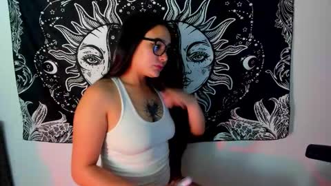 Emma online show from November 2025 02:43:02 AM