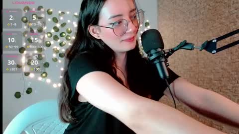 Emma  online show from December 2024 01:09:02 PM