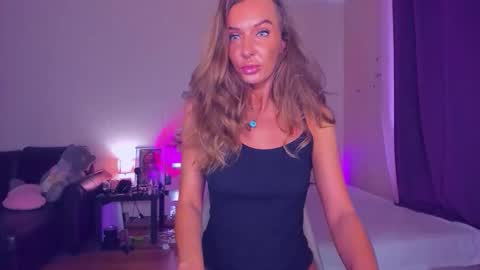 Emma online show from September 2025 09:54:02 AM